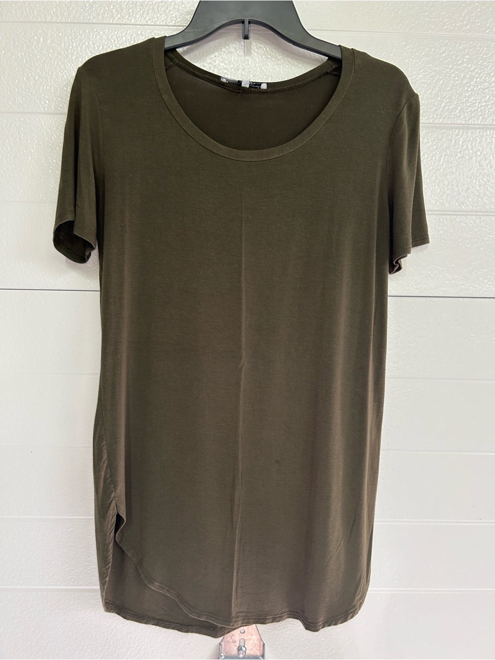 Classic Scoop Neck Short Sleeve Top - Olive